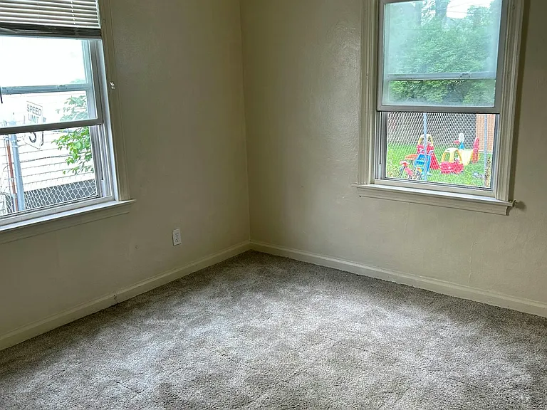 4608 Saint James Ave — Photo 17