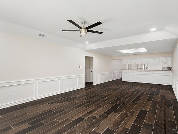 3rd image of 301 La Vista Ave APT 2