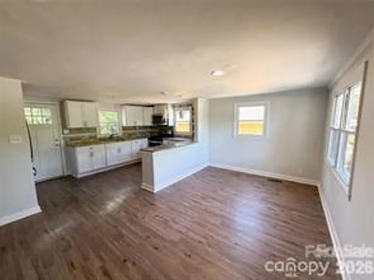 1331 Central Ave — Photo 3
