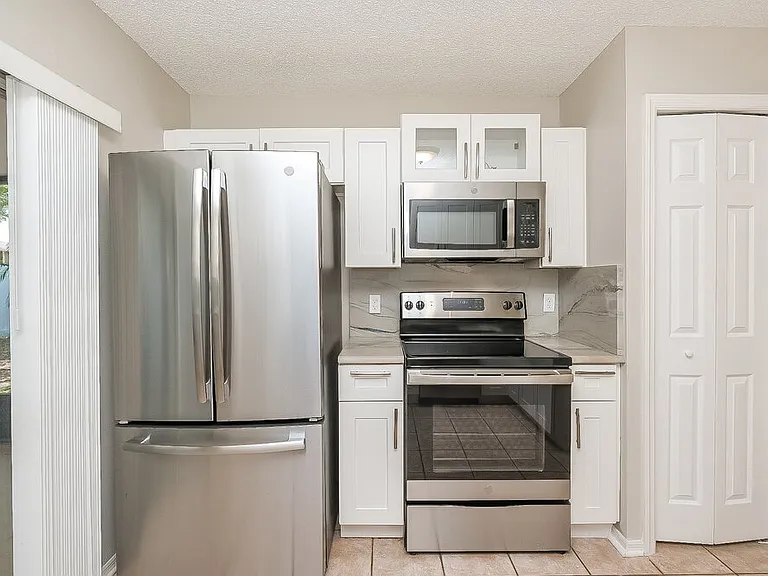 8749 Morrison Oaks Ct — Photo 7