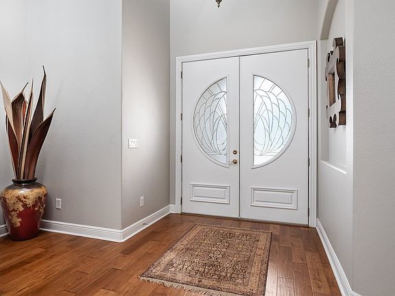 3rd image of 365 Brookhaven Pl