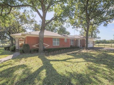 1401 S Hall St, Ennis, TX, 75119