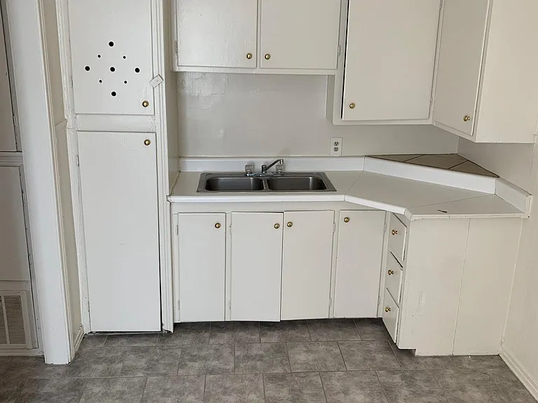 83 N McMasters St #A — Photo 7