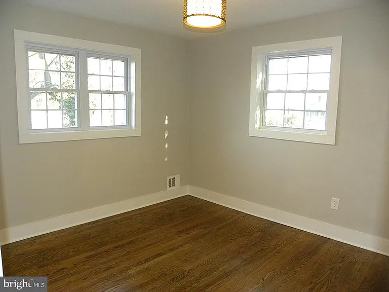 609 Ramsey St — Photo 10