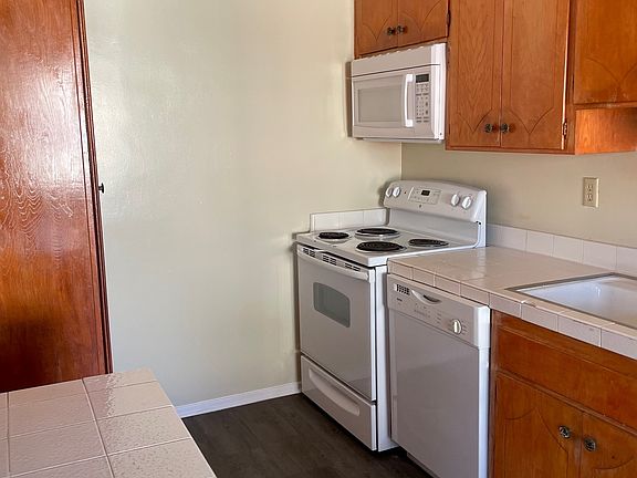 4th image of 7050 Jordan Ave APT 17