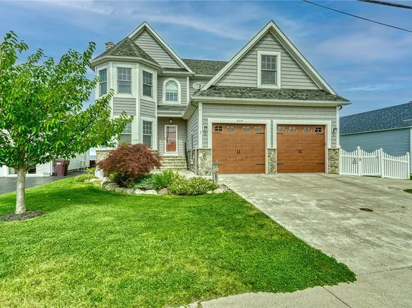608 Edgemere Dr, Rochester, NY 14612