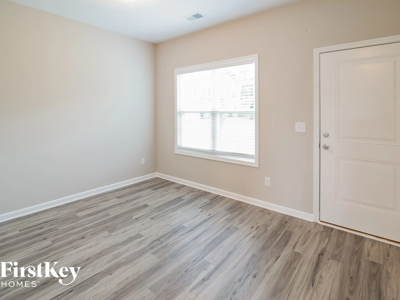 4 bed, 2.5 bath, 2253 sqft, $2,490 — Photo 2