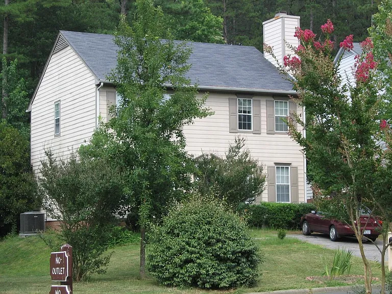 203 Saint Thomas Dr — Photo 1