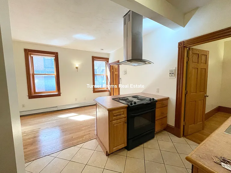 97 Myrtle St #1R — Photo 10