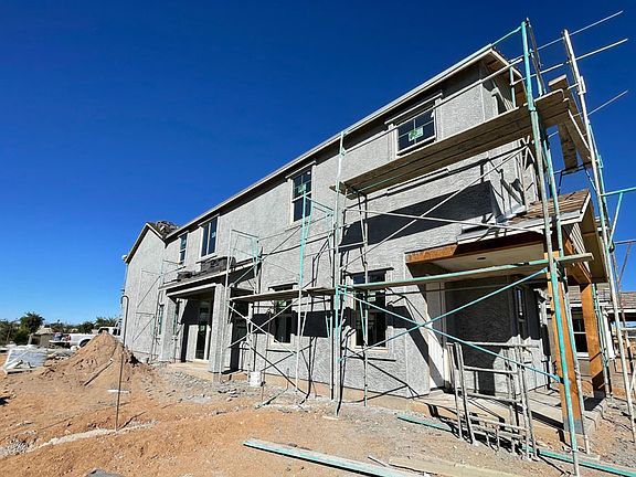 2038 W. Lariat Lane