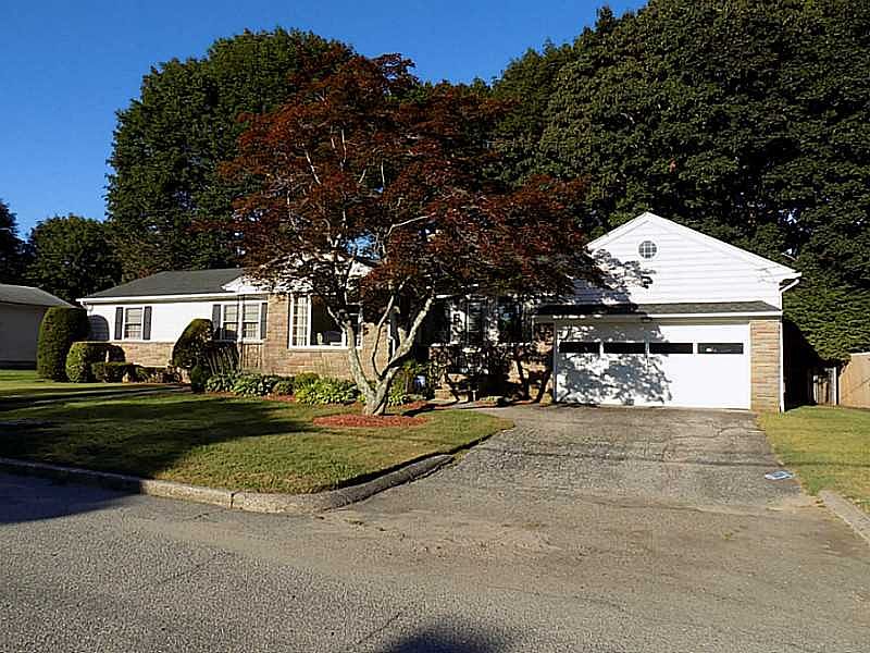 1st image of 3 Carol Ann Dr