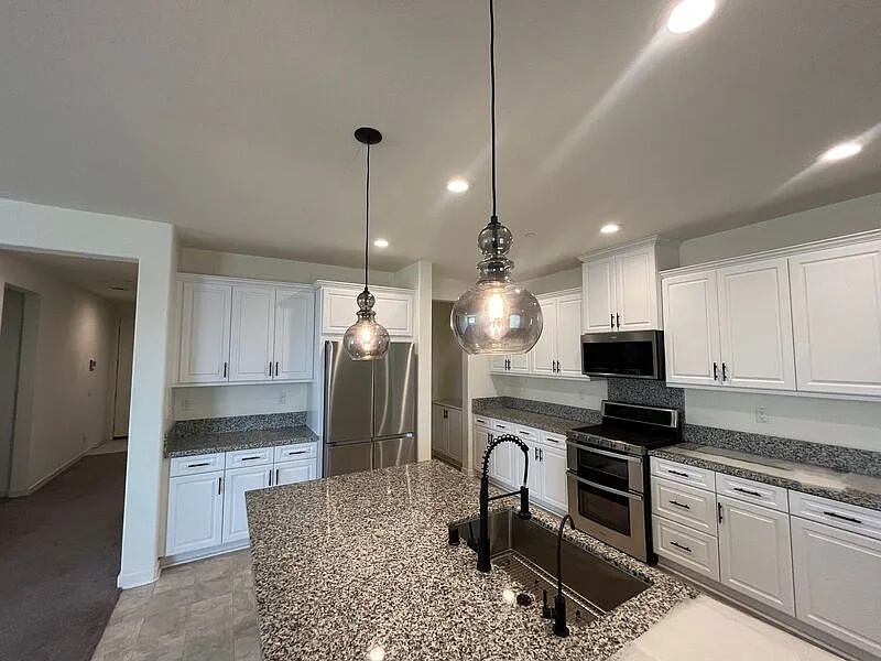 4 bed, 3.0 bath, 3053 sqft, $3,795 — Photo 2