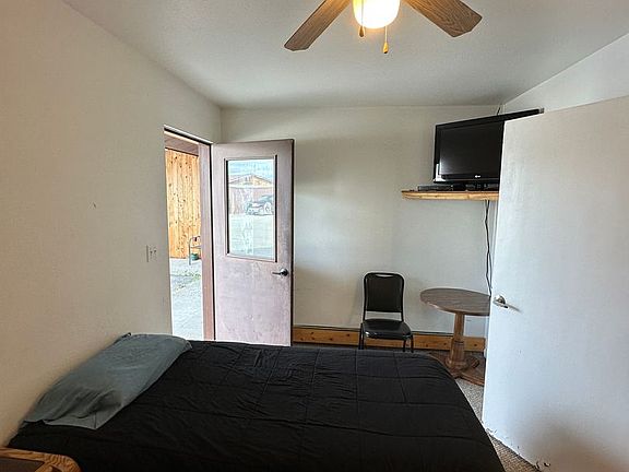 3rd image of 790 S Dandelion Cir Room 5