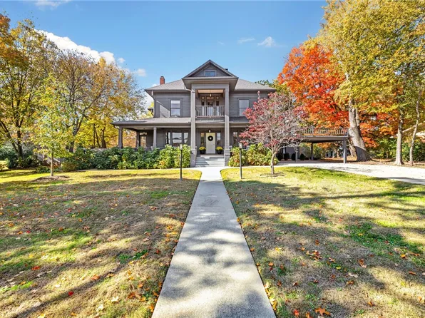 1101 N Woolsey Ave, Fayetteville, AR 72703