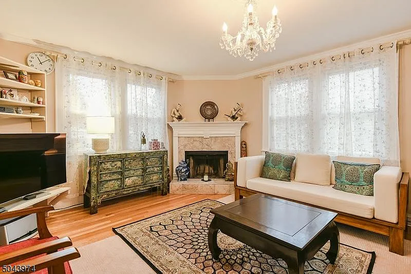 Photo 2 of 11 - 72 Rector St #1 - Millburn, NJ Building Photo - 72 Rector St #1