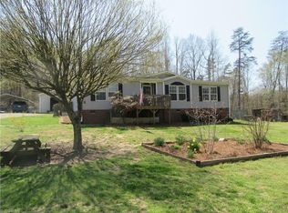3591 Grubbs Rd, Walkertown, NC 27051