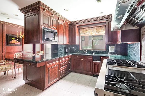 Sold by Sotheby's International Realty | media 5