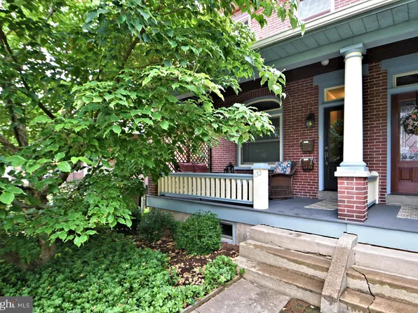 132 Walnut St, Mont Clare, PA 19453