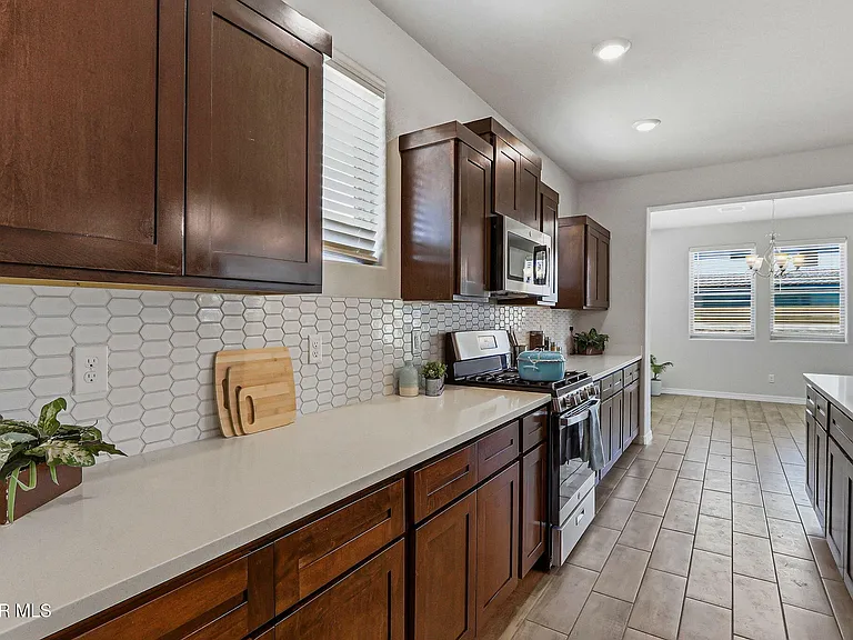 7509 Enchanted Park Dr — Photo 12