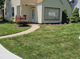 6880 Beresford Ave, Parma Heights, OH 44130