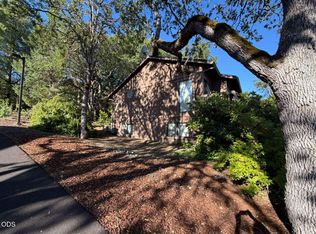 2586 Freedom Way, Medford, OR 97504