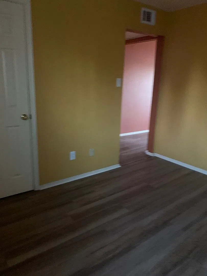 901 W 17th Lane — Photo 3