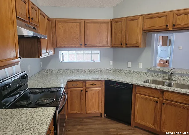 3 bed, 2.0 bath, 1628 sqft, $1,785 — Photo 4
