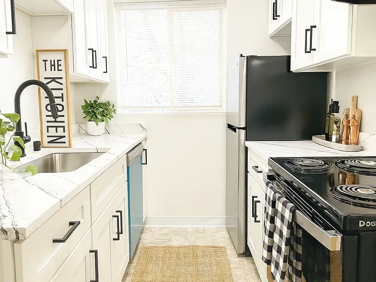 1 Bedroom Apartments In Downtown Tacoma! — Photo 8