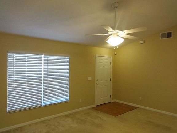 2nd image of 633 Willow Run St