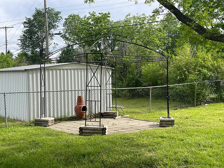 1012 N Dogwood St — Photo 12