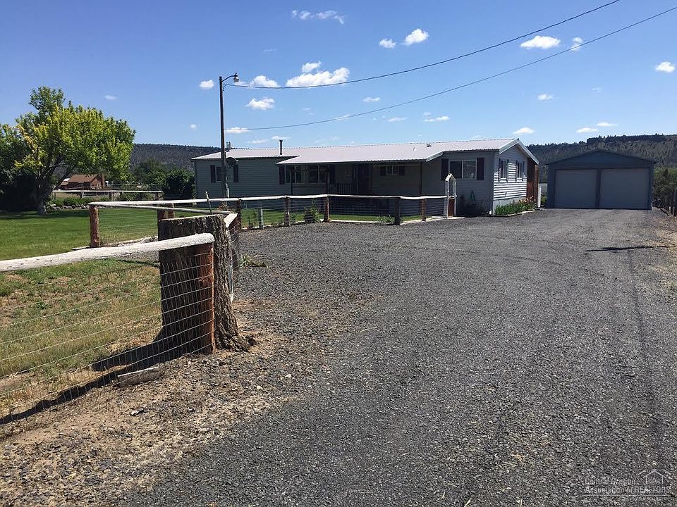 1st image of 3802 NE Butte Ln