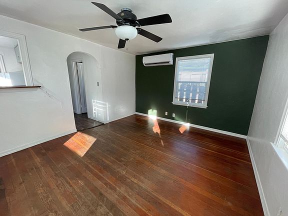 2nd image of 528 Cheney St
