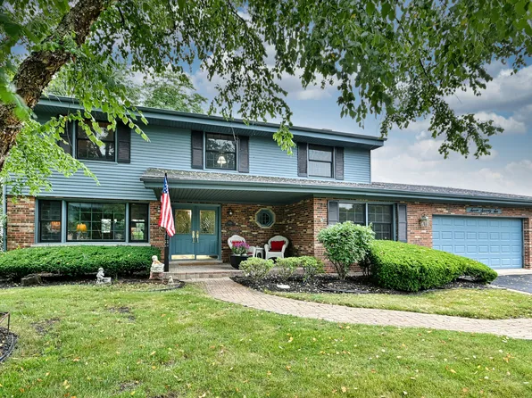 776 S Stuart Ave, Elmhurst, IL 60126
