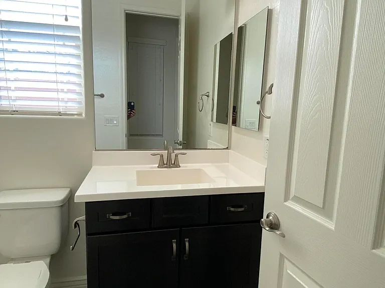 233 W Sandra Ter — Photo 17