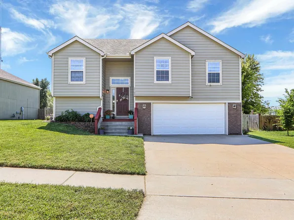 2709 Hackberry Dr, Junction City, KS 66441