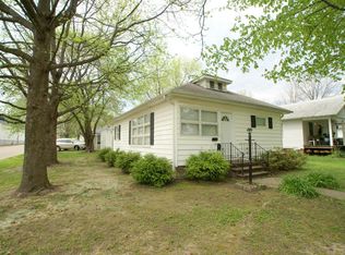 221 S 9th St, Herrin, IL 62948