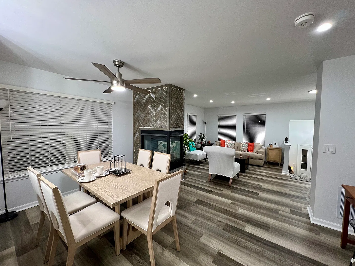 2 bed, 2.5 bath, 1472 sqft, $2,500 — Photo 4
