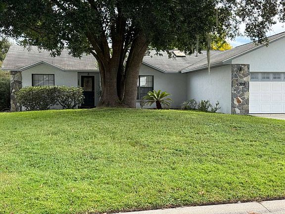 2nd image of 1329 Wood Lake Cir