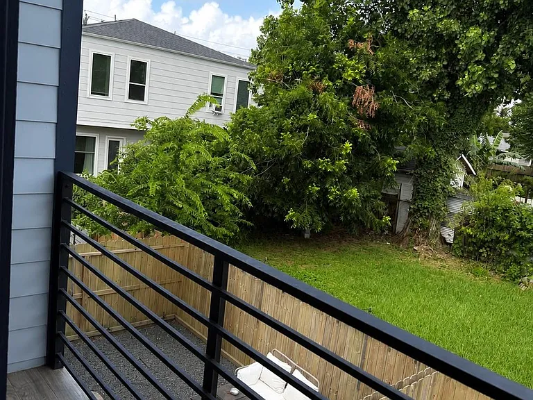 3923 Yale St #B — Photo 15