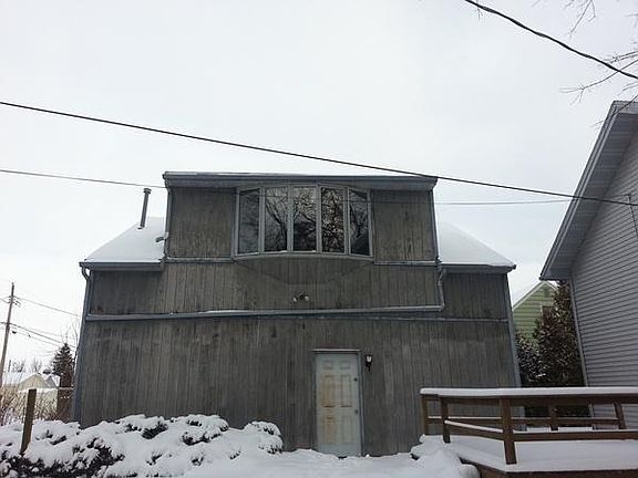 4th image of 2404 N 22nd St