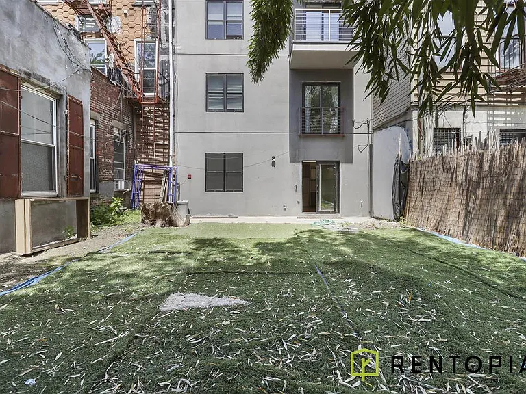 106 Meserole St #1C — Photo 7