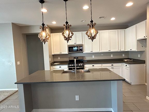 4th image of 815 W LEADWOOD Avenue