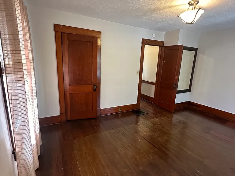 1724 Chester Ave #1724 — Photo 6