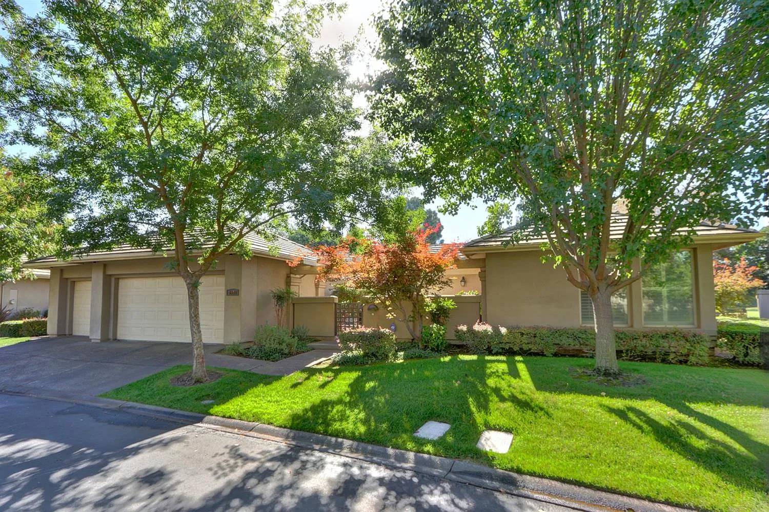 4948 Golf Course Cir photo 1