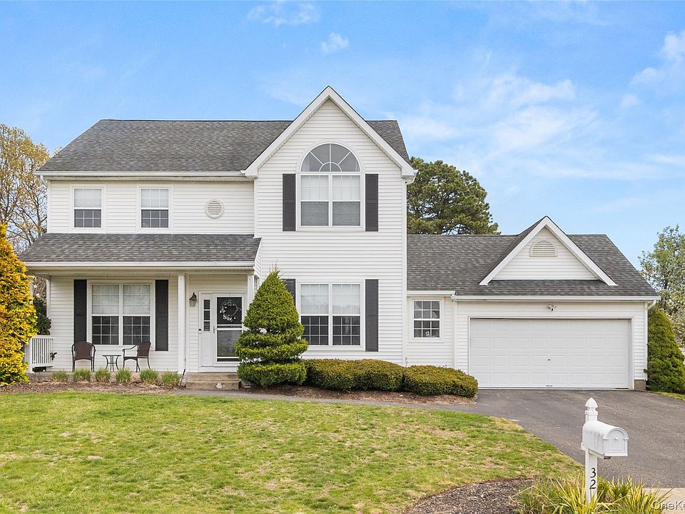 1st image of 32 Willowbend Lane