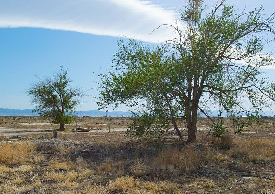 1st image of 0 Sierra Hwy And Cypress Ave