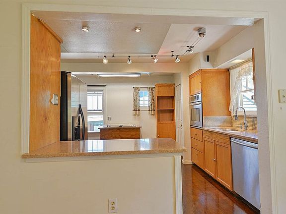 4th image of 1112 W Mansfield Ave