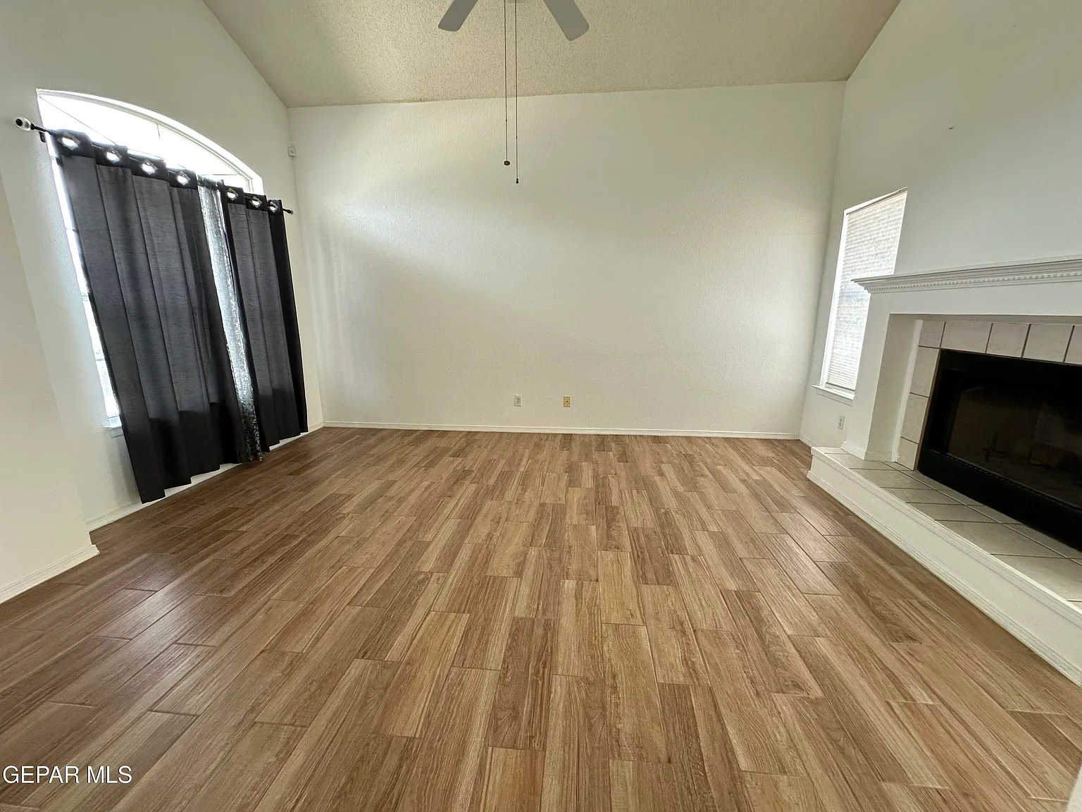 3 bed, 2.5 bath, 1598 sqft, $1,699 — Photo 4