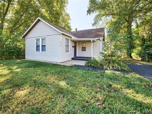 8718 Mavis Pl, Saint Louis, MO 63114