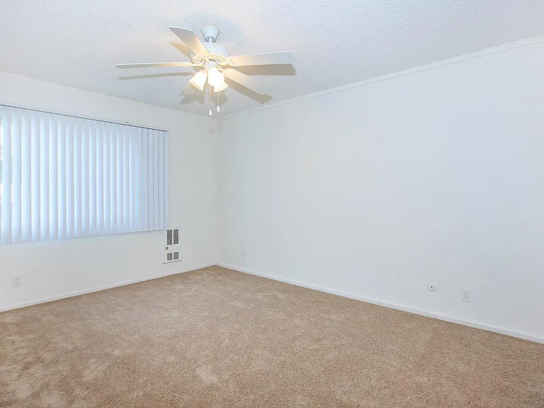 Highland Creek Apartment Homes — Photo 38